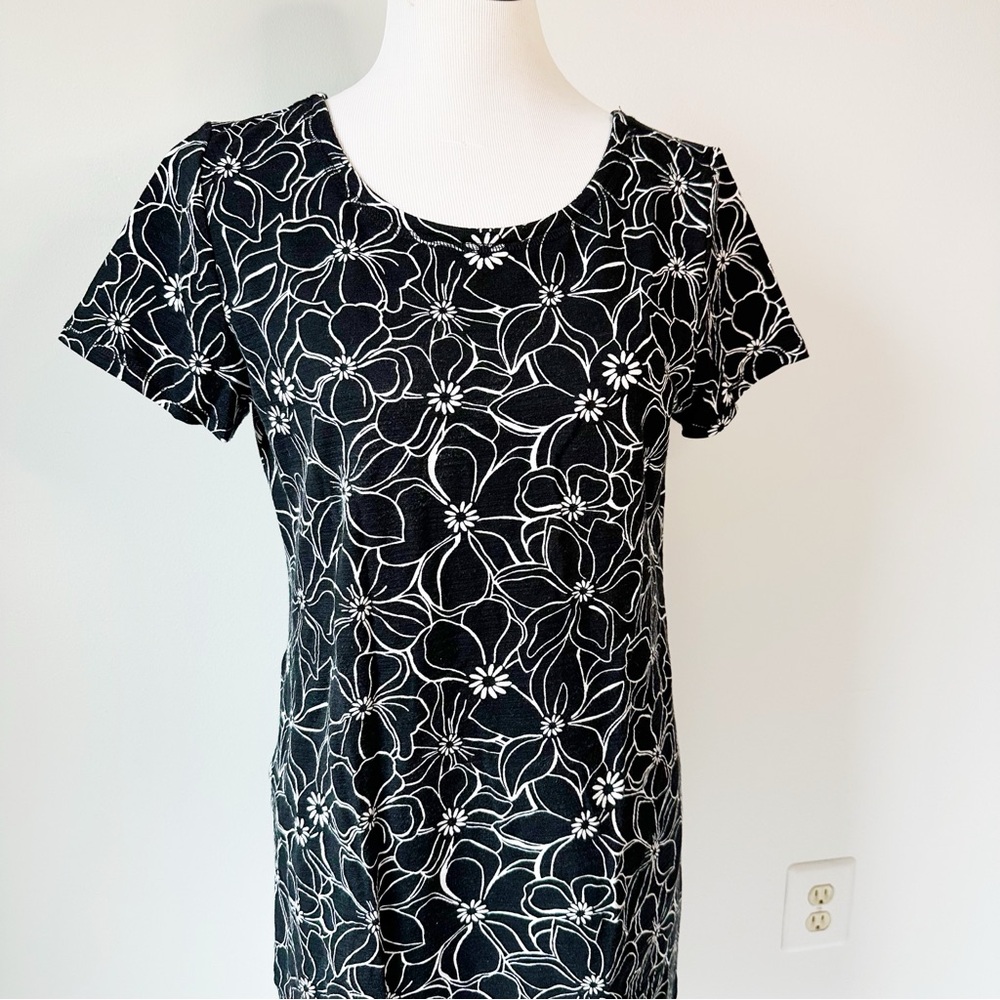 T by Talbot’s Women’s UPF 50 Black White Floral Cross Back Cozy Shift Dress, Med - Picture 2 of 16
